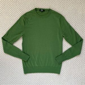 Uniqlo moss green wool sweater